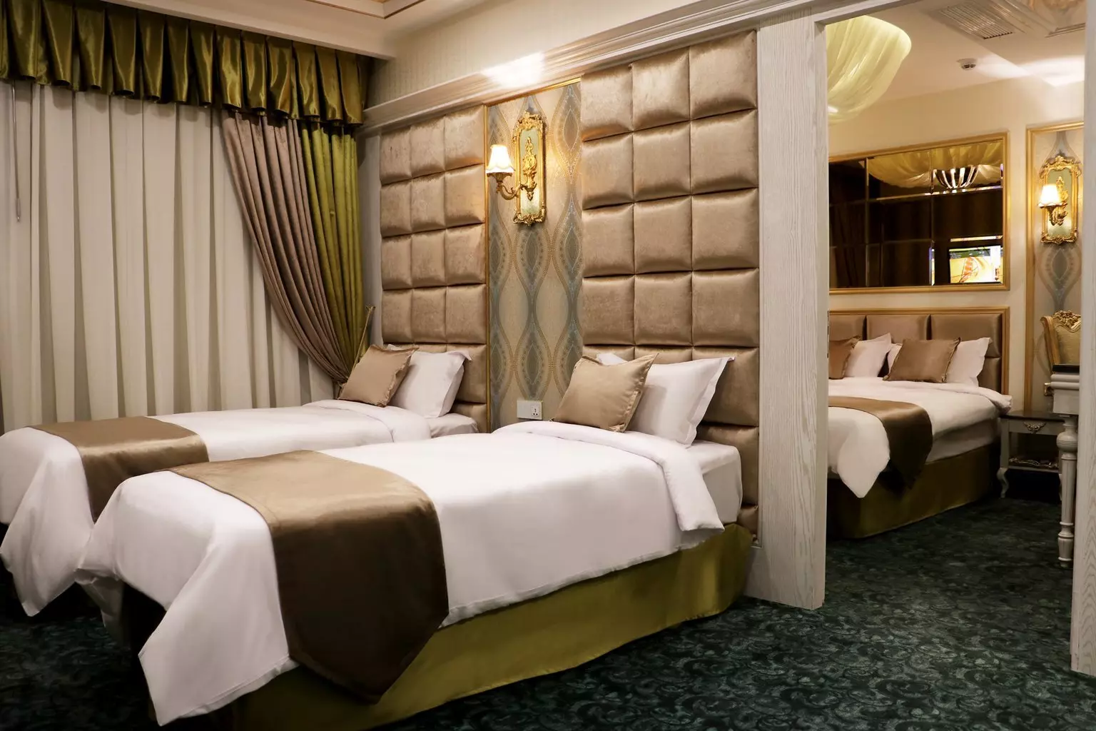 Rose Darvishi Hotel